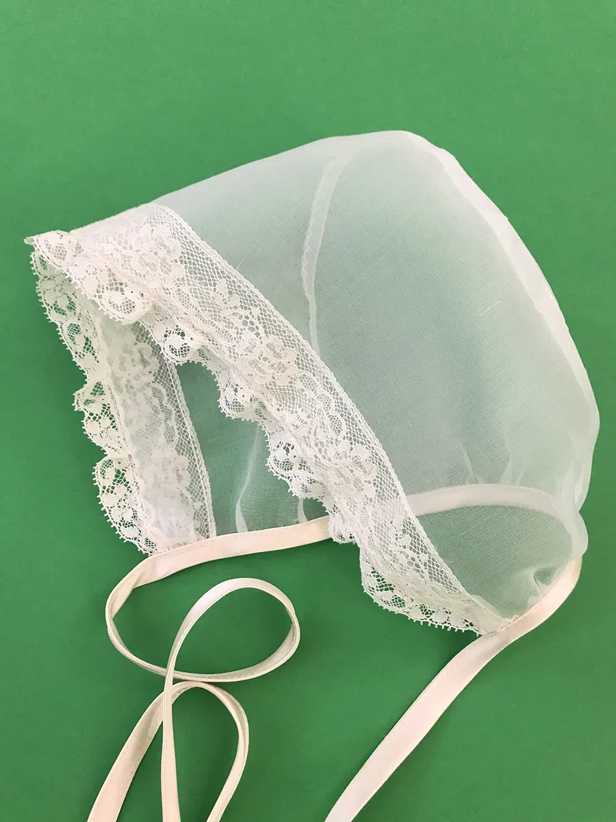 Generico Tulle E Meraviglie Cuffietta da Battesimo in Organza Disponibile in Avorio o Bianco