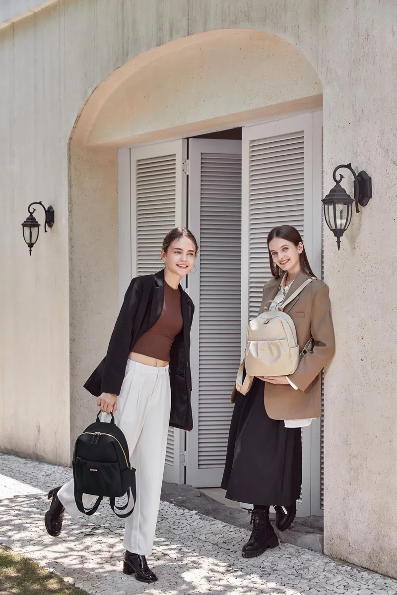 Zaino Piccolo Donna, Mini Laptop Backpack Casual Daypack Antifurto, Borsa per Lavoro e Viaggio, Nero
