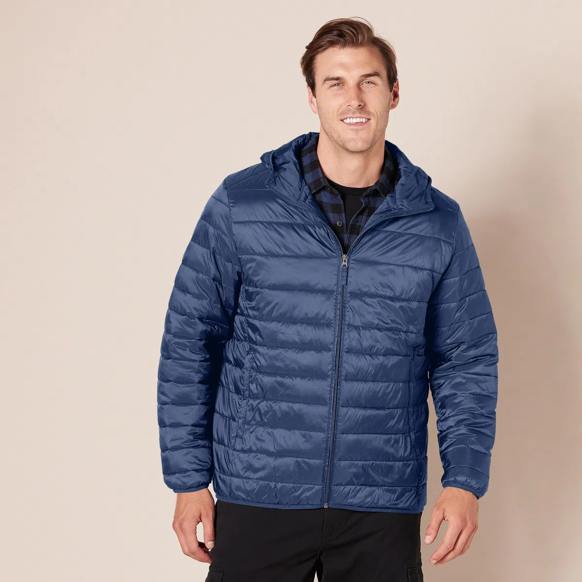 Amazon Essentials Uomo Piumino Leggero con Cappuccio Impermeabile e Ripiegabile