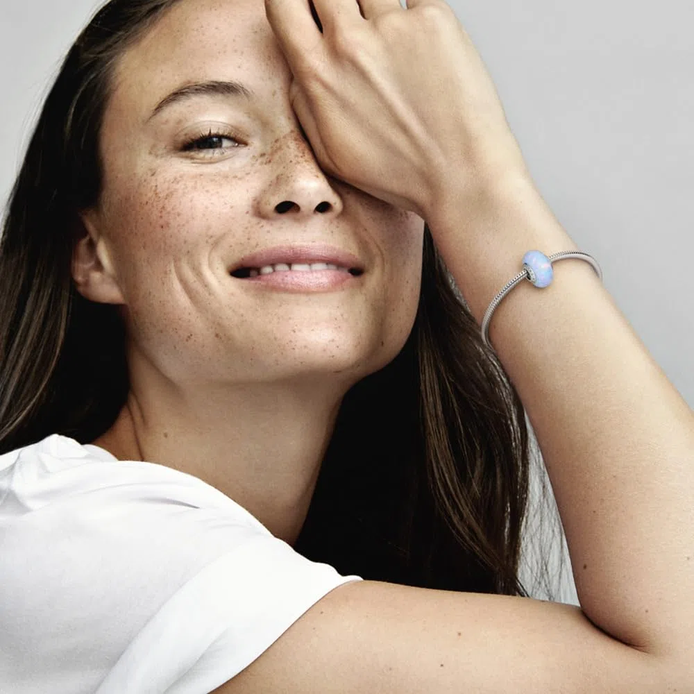 PANDORA Moments - Charm in argento sterling con opali creati in laboratorio