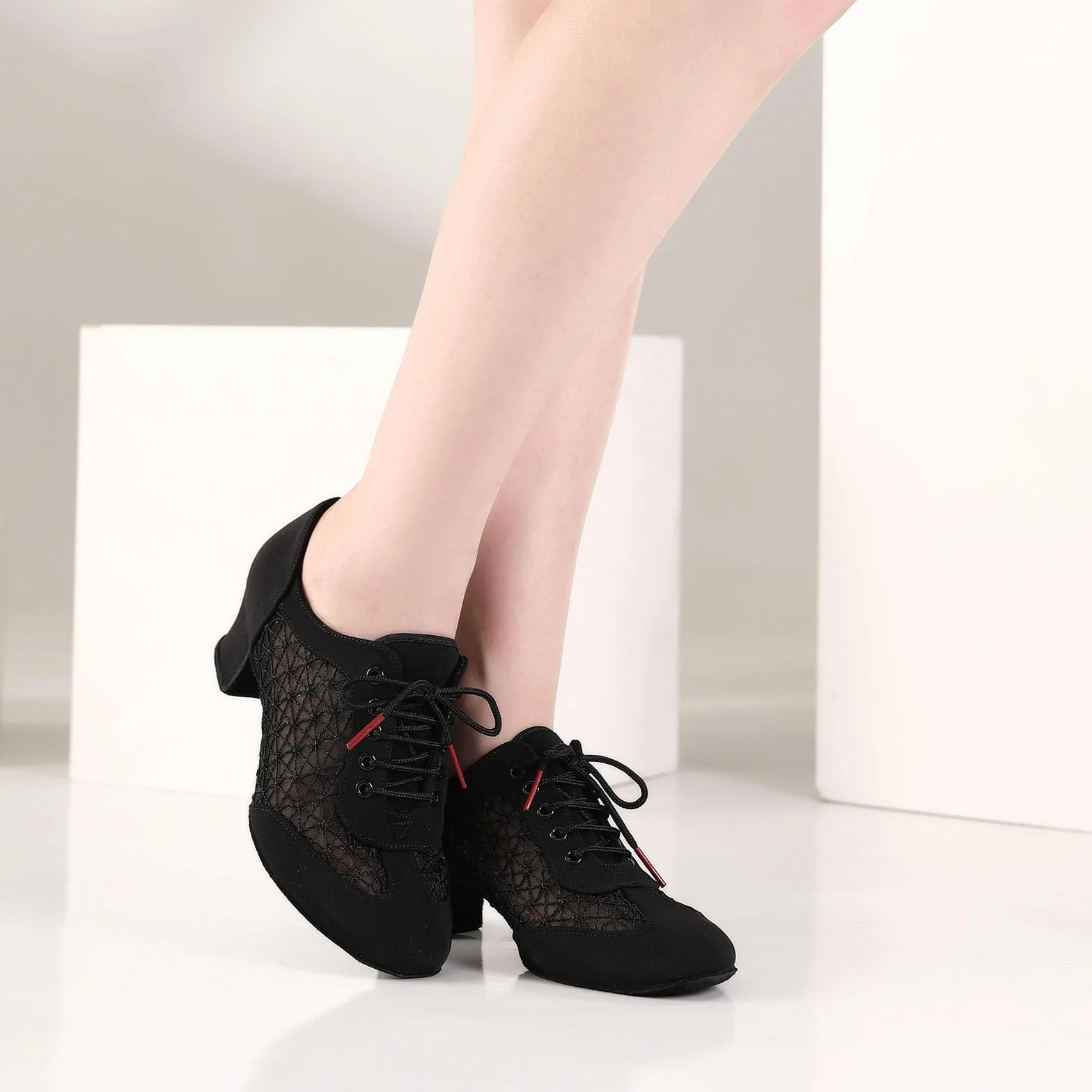 Scarpe da Ballo Latino Donne Salsa con Tacco Basso Punta Chiusa Scarpe da Ballo da Allenamento