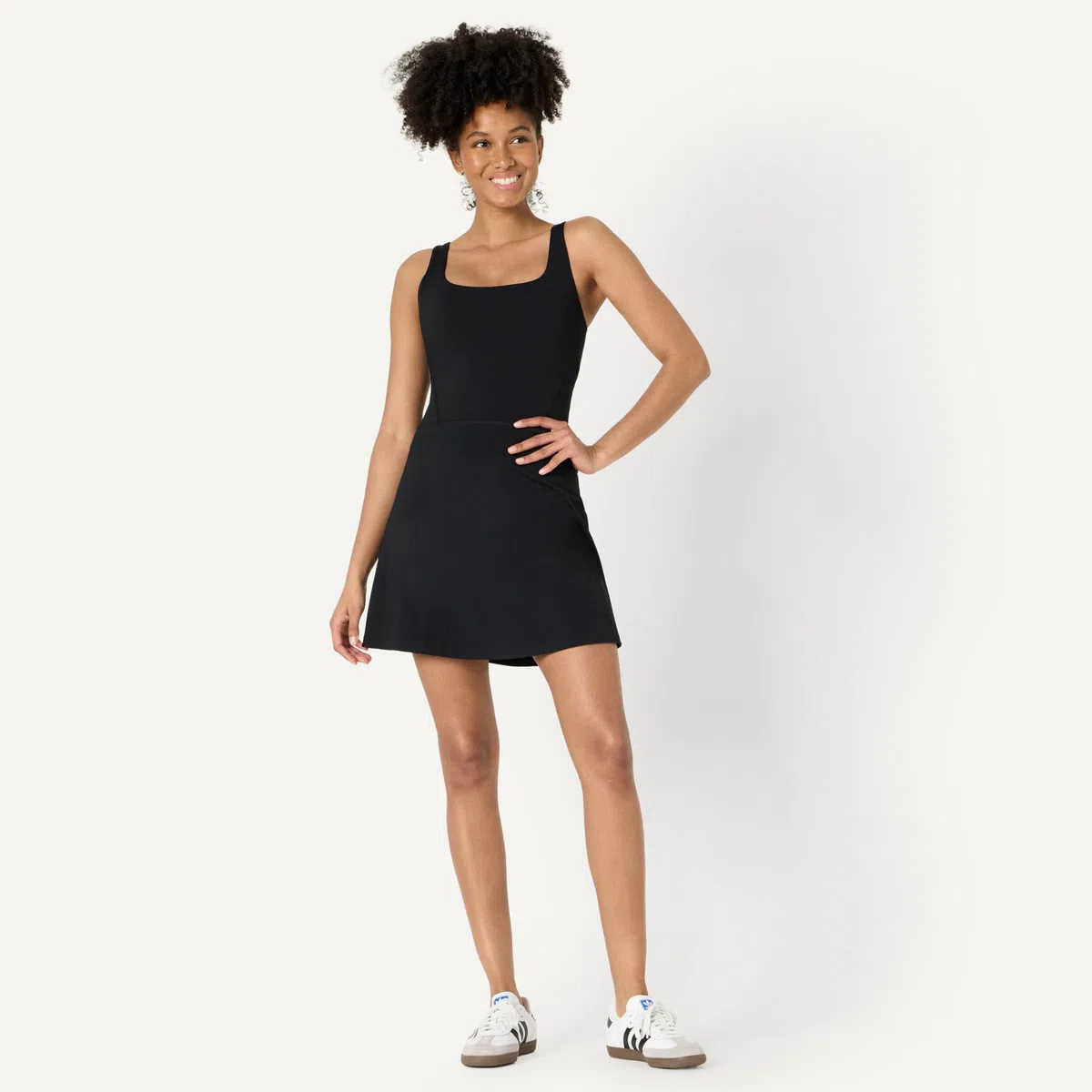 Amazon Essentials Abito Tecnico da Tennis Lungo in FormFlex Morbidissimo Donna