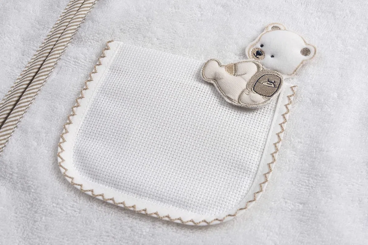 Filet - Poncho da Bagno per Neonati e Bambini Fino a 2 anni, Accappatoio con Cappuccio in Spugna di Cotone, Tasca in Tela Aida da Ricamare, Made in Italy, Taglia Unica, Bianco e Azzurro