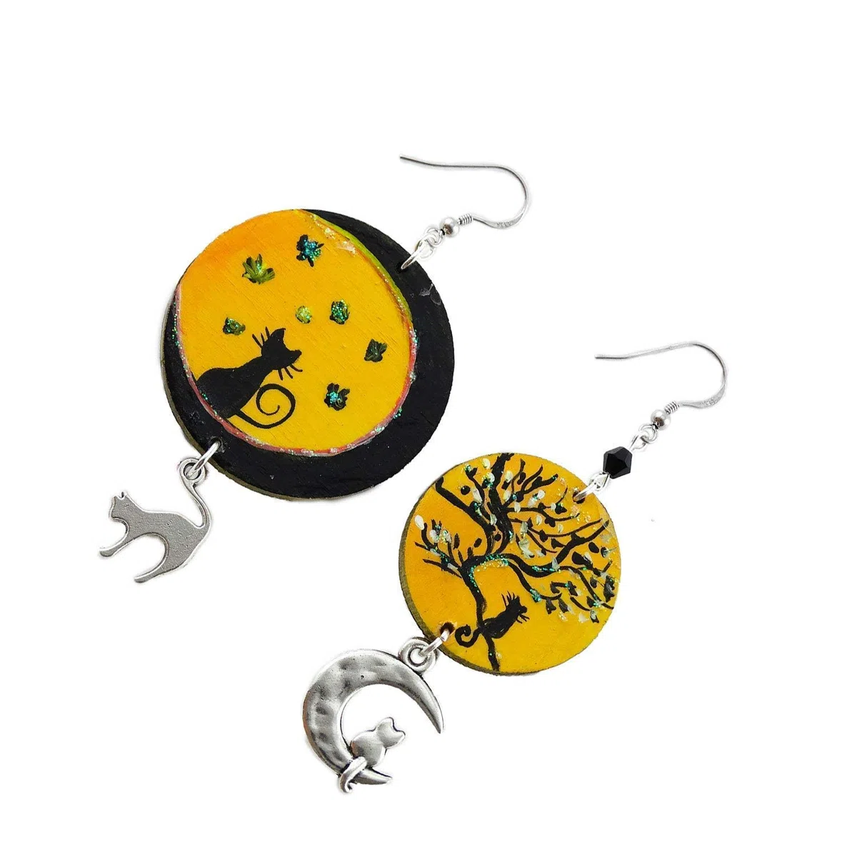 Orecchini dipinti a mano – GATTI CON LA LUNA - Orecchini pendenti da donna, Gioielli in legno dipinti a mano, Gancio in argento, Made in Italy, Bijoux da donna decorati, Lavorazione Artigianale