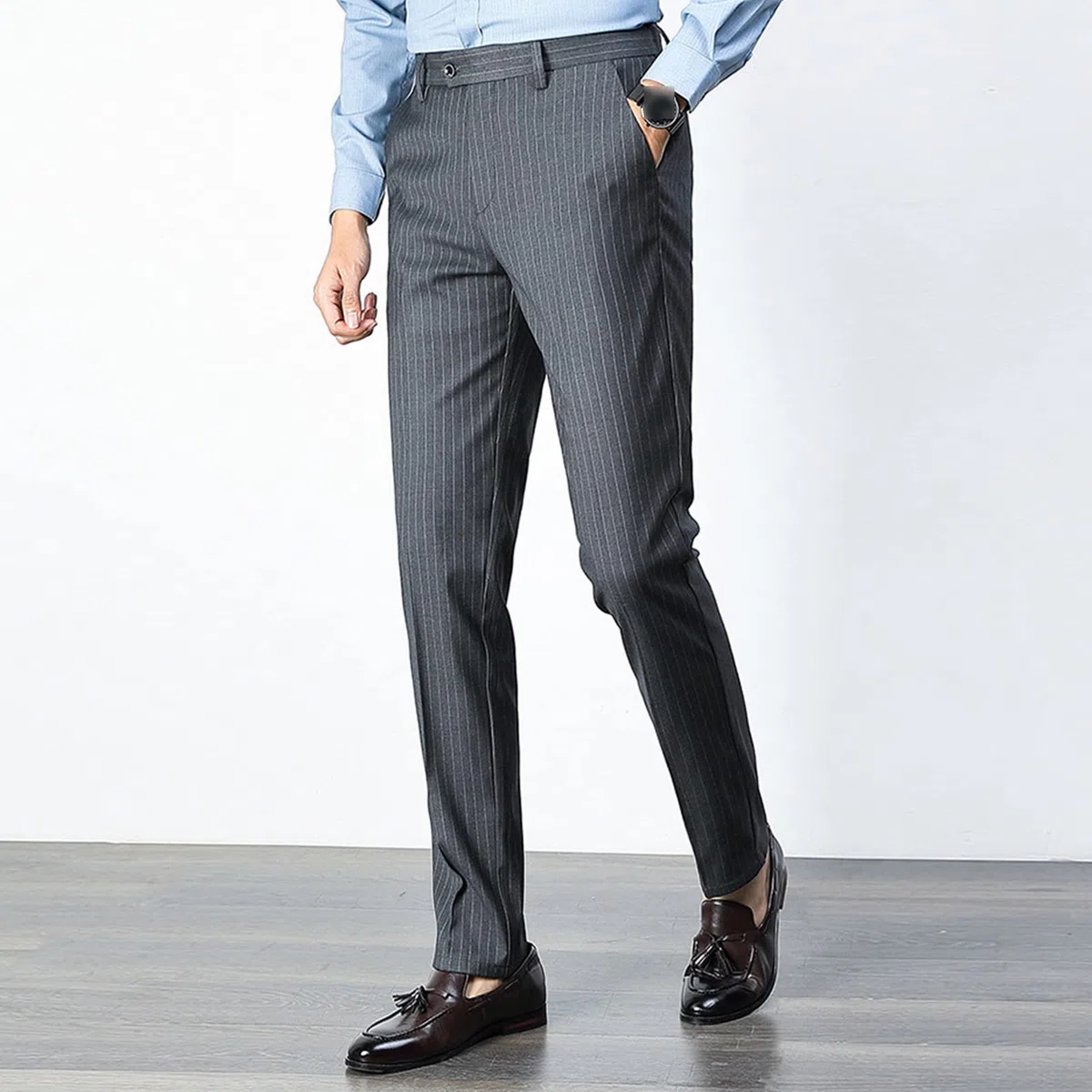 Pantaloni da uomo slim a righe casual affusolati gessato resistente alle rughe pantaloni da abito da lavoro leggeri