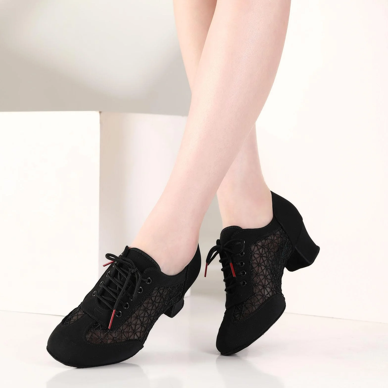 Scarpe da Ballo Latino Donne Salsa con Tacco Basso Punta Chiusa Scarpe da Ballo da Allenamento