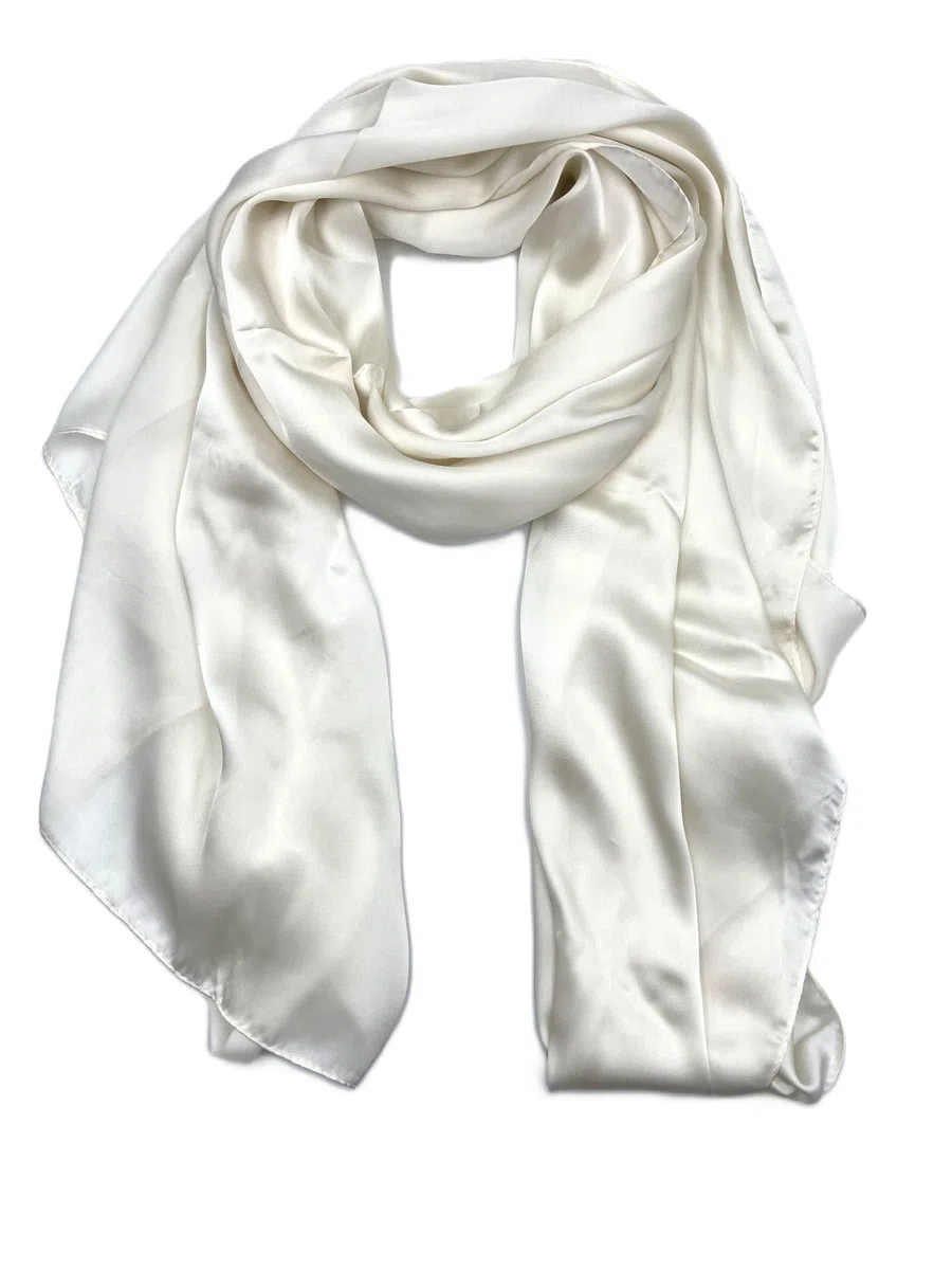 CARACCIOLO Foulard di Seta Lussuosa. Sciarpa in pura seta, adatta anche come stola o pareo. Disponibile in tanti colori. La confezione di pregio la rende ideale per un regalo.