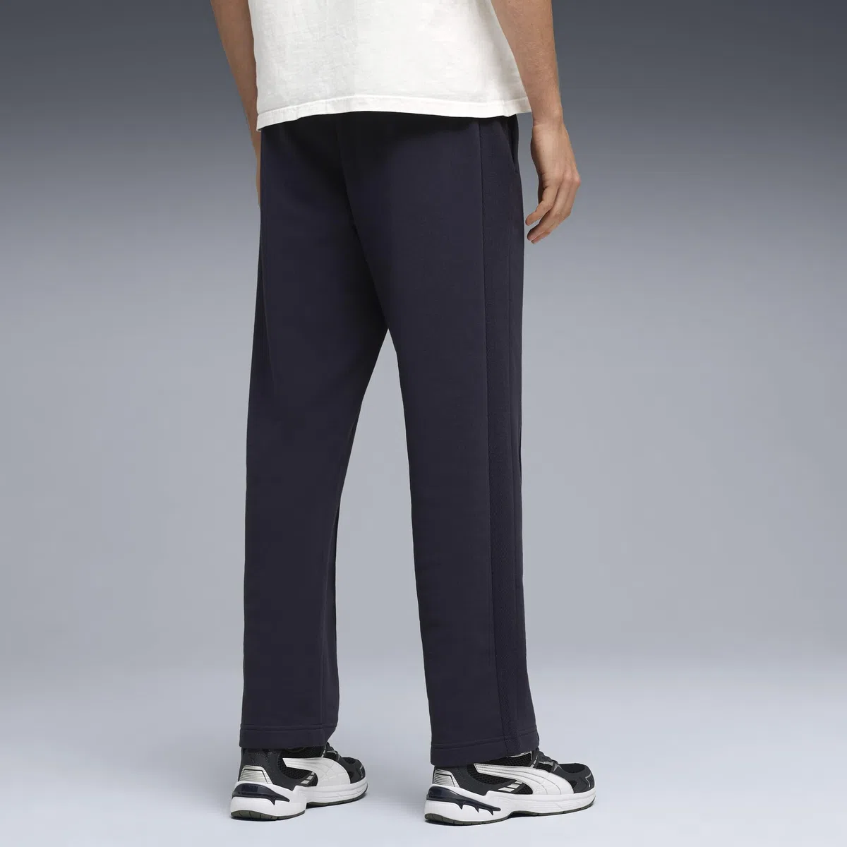 PUMA - Class Relaxed Pinnacle Track Pants TR, Pantaloni in Maglia Uomo