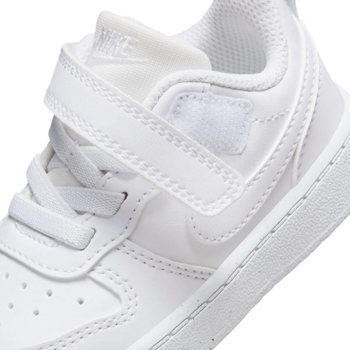 NIKE Boy's Court Borough Low 2 (PSV) Basketball Shoe Child