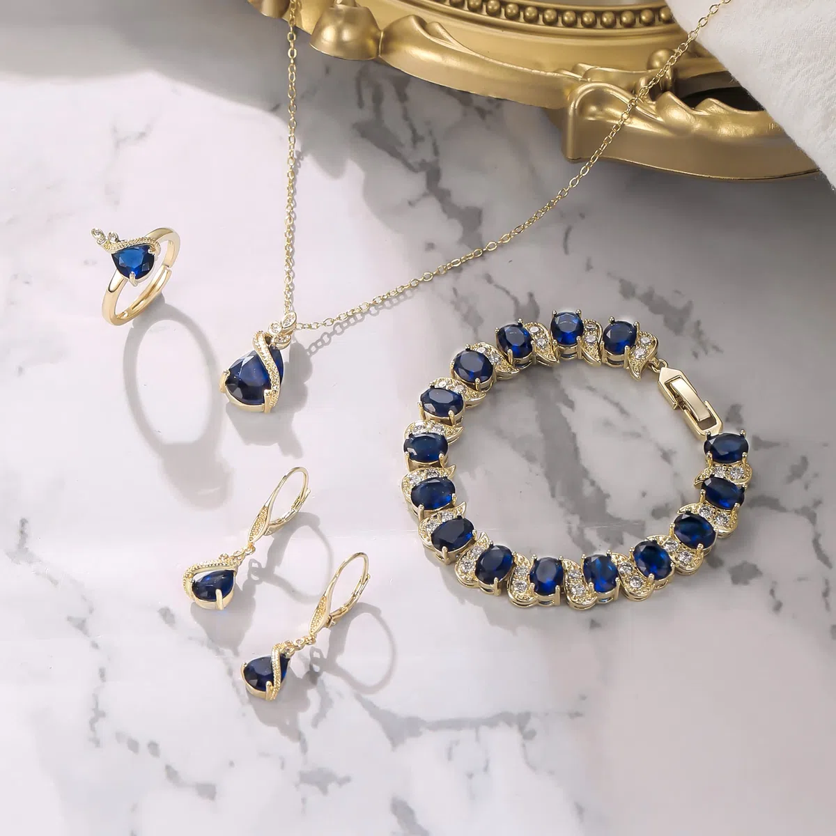Set di Gioielli per Donne Argento Placcato Goccia Zirconia cubica Collana Aperta Anello Regolabile Orecchini Bracciale per Matrimonio/Anniversario/Festa della Mamma