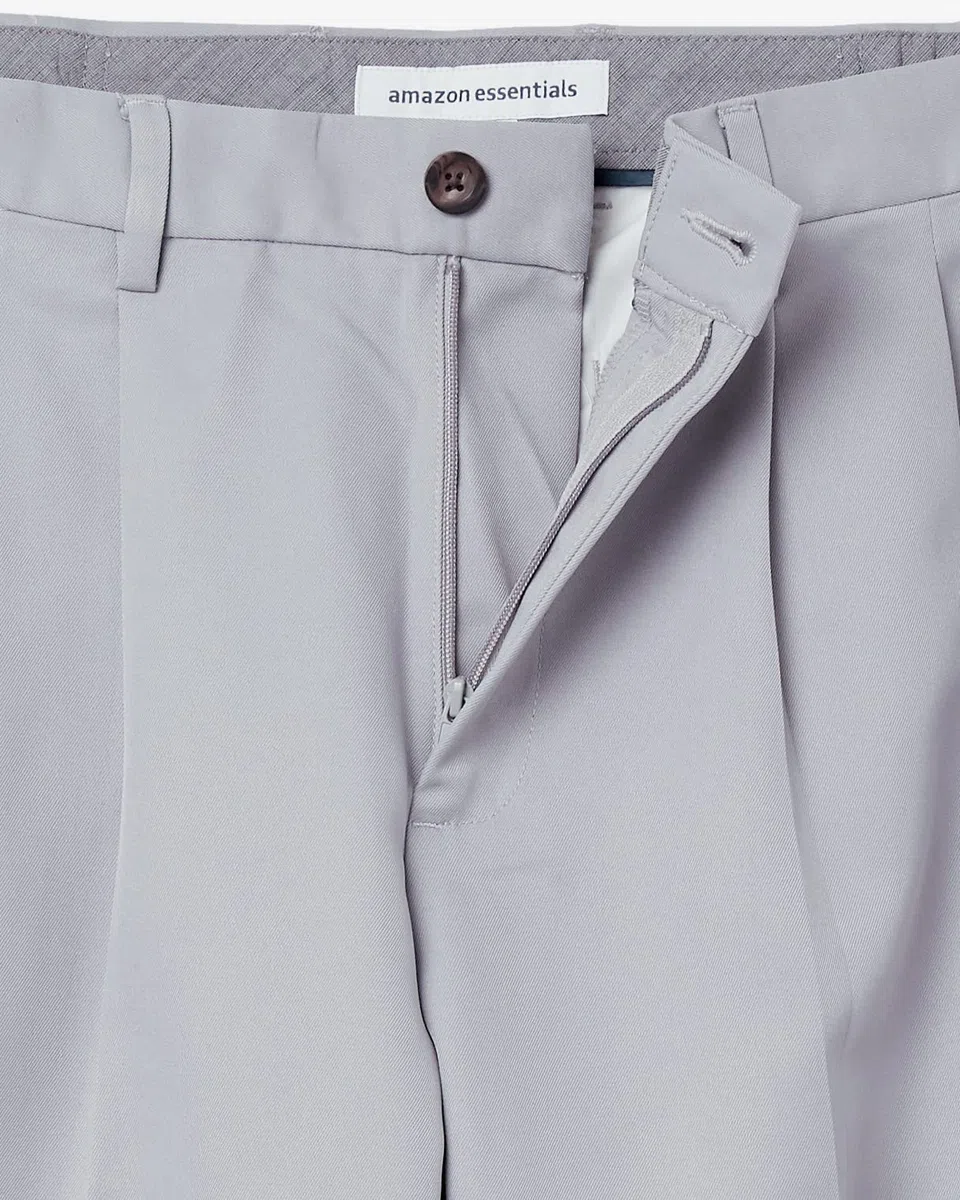 Amazon Essentials Pantaloni da Abito con Pinces con Vita Espandibile in Vita e Vestibilità Classica Uomo