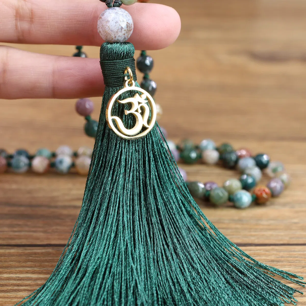 coai Collana Mala 108 Perle in Pietre Naturali Annodate a Mano con Nappa e Amuleto OM, Rosario Buddista