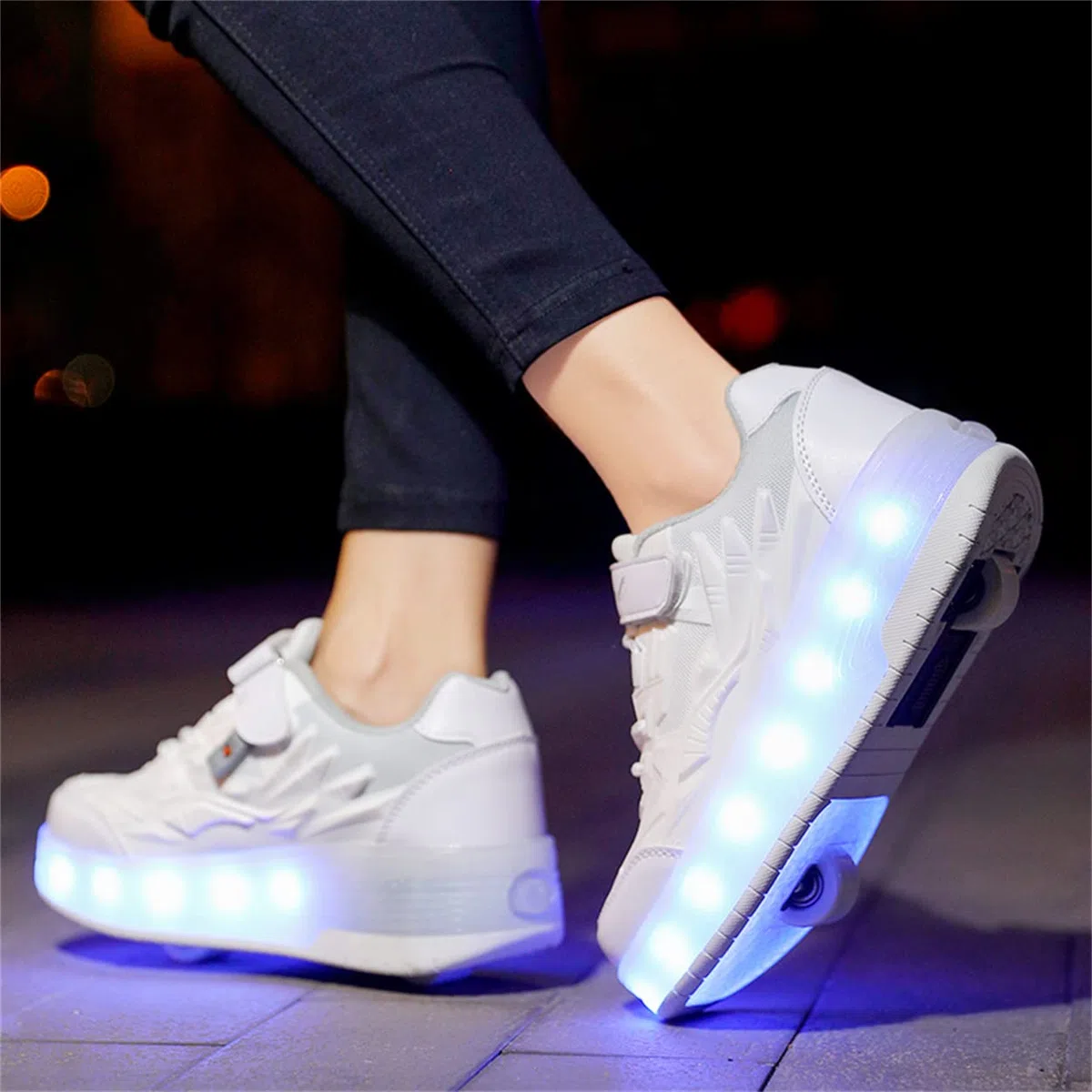 Scarpe con rotelle da Bambina Scarpe con luci Ragazza Scarpe da LED Ruota Skateboard Sneaker Sportive con Rotelle Multisports Skateboard Sneaker con Ruote per Bambini epifania natale compleanno regalo