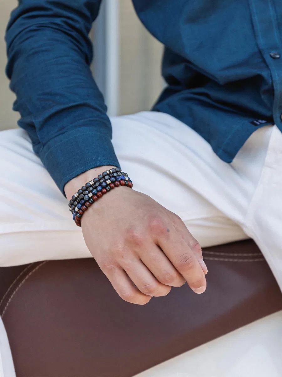 Breil, Collezione Artha, Bracciale Uomo, in Acciaio e pietre, con Proprietà Rilassanti e Pratica Chiusura a Moschettone, Lunghezza Regolabile 17-22 cm