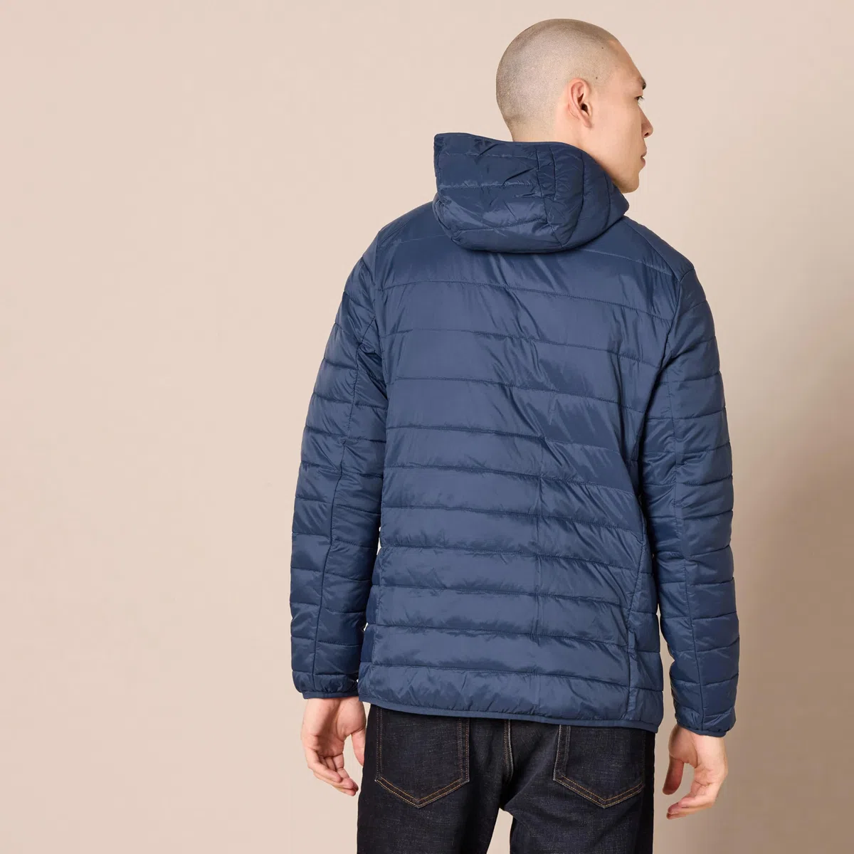 Amazon Essentials Uomo Piumino Leggero con Cappuccio Impermeabile e Ripiegabile