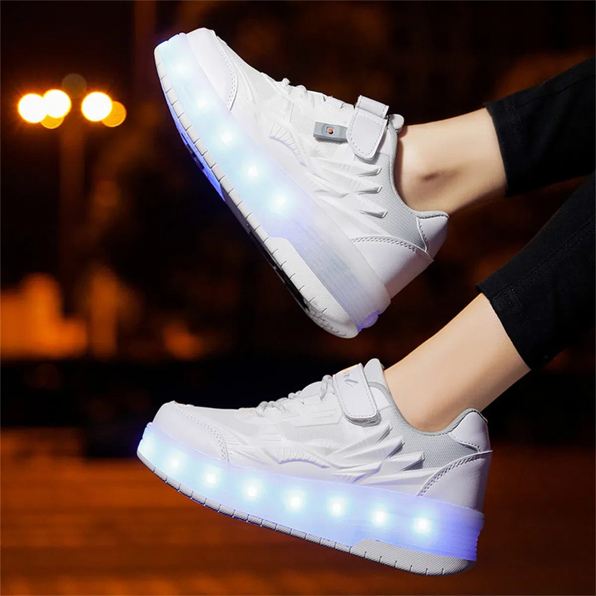 Scarpe con rotelle da Bambina Scarpe con luci Ragazza Scarpe da LED Ruota Skateboard Sneaker Sportive con Rotelle Multisports Skateboard Sneaker con Ruote per Bambini epifania natale compleanno regalo