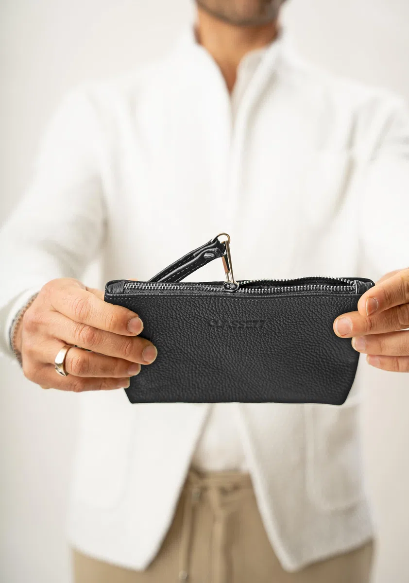 Pochette a Mano in vera Pelle morbida - Borsetta Piccola Clutch con Laccetto da Polso, per Uomo o Donna, pratica ed elegante - Produzione artigianale - Made in Italy