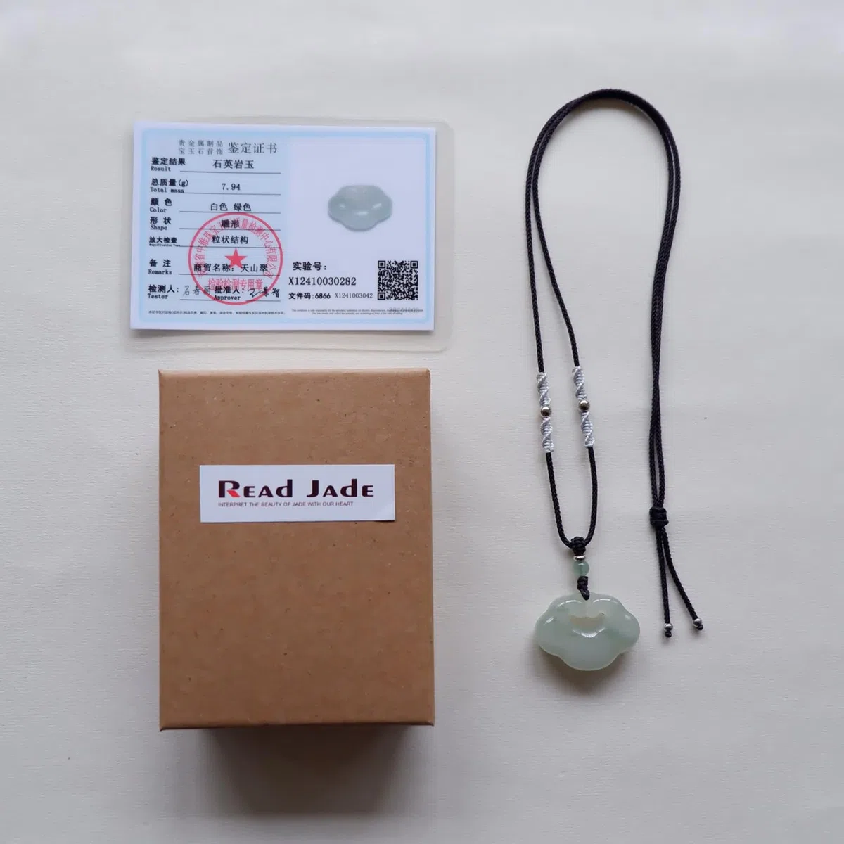 Verde Chiaro Naturale Giada Di Buon Auspicio Nuvola Blocco Collana Pendente (Black)