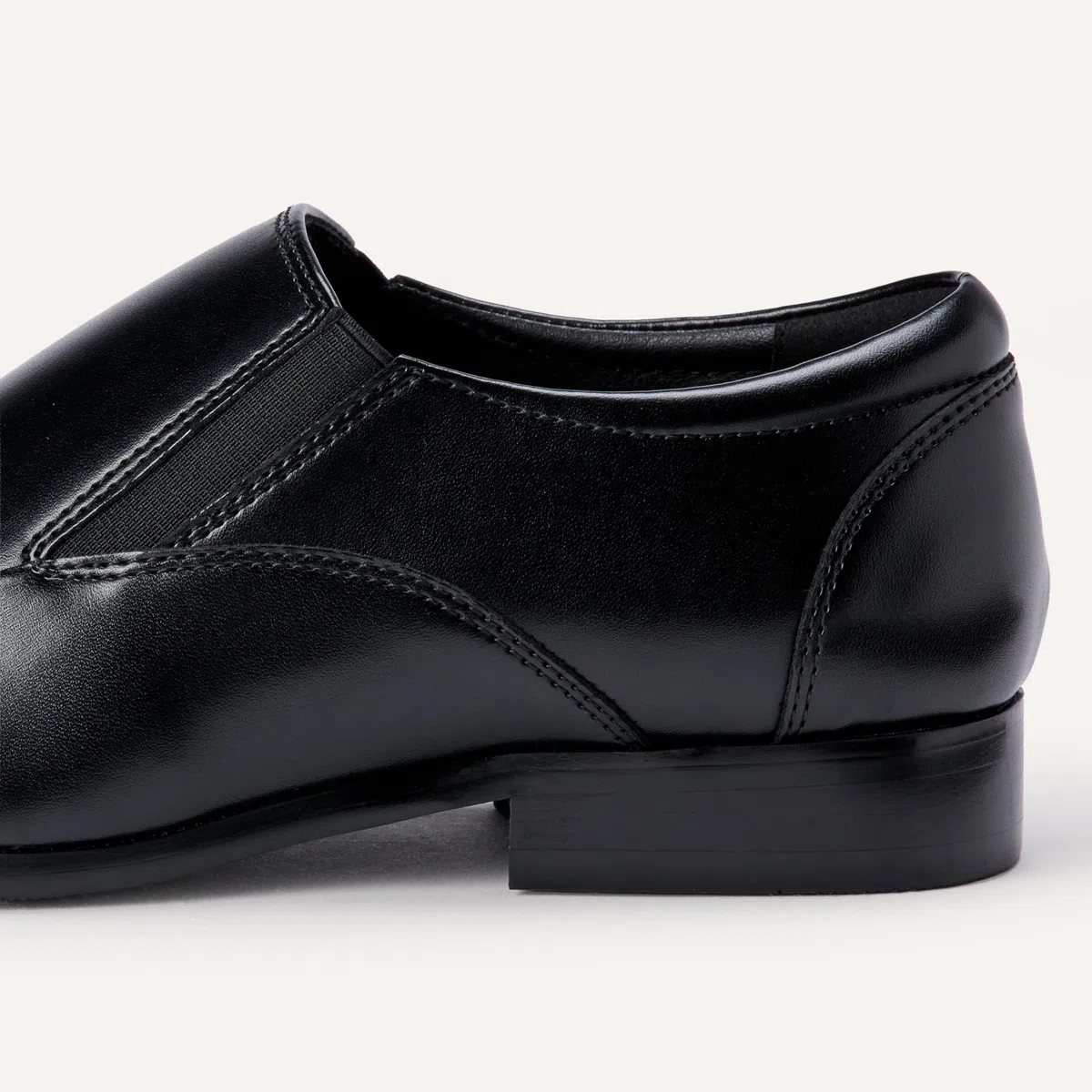 Amazon Essentials Mocassini Slip-on con Tomaia Elasticizzata e Cucitura Frontale Uomo
