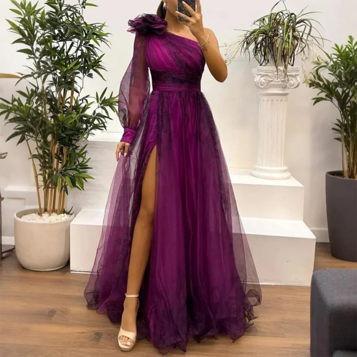 Generico Abito Donna con Spalla Asimmetrica e Maniche Lunghe in Tulle Stampa Floreale con Bretelline Vestito Spiagge e Feste Estive da Vacanza