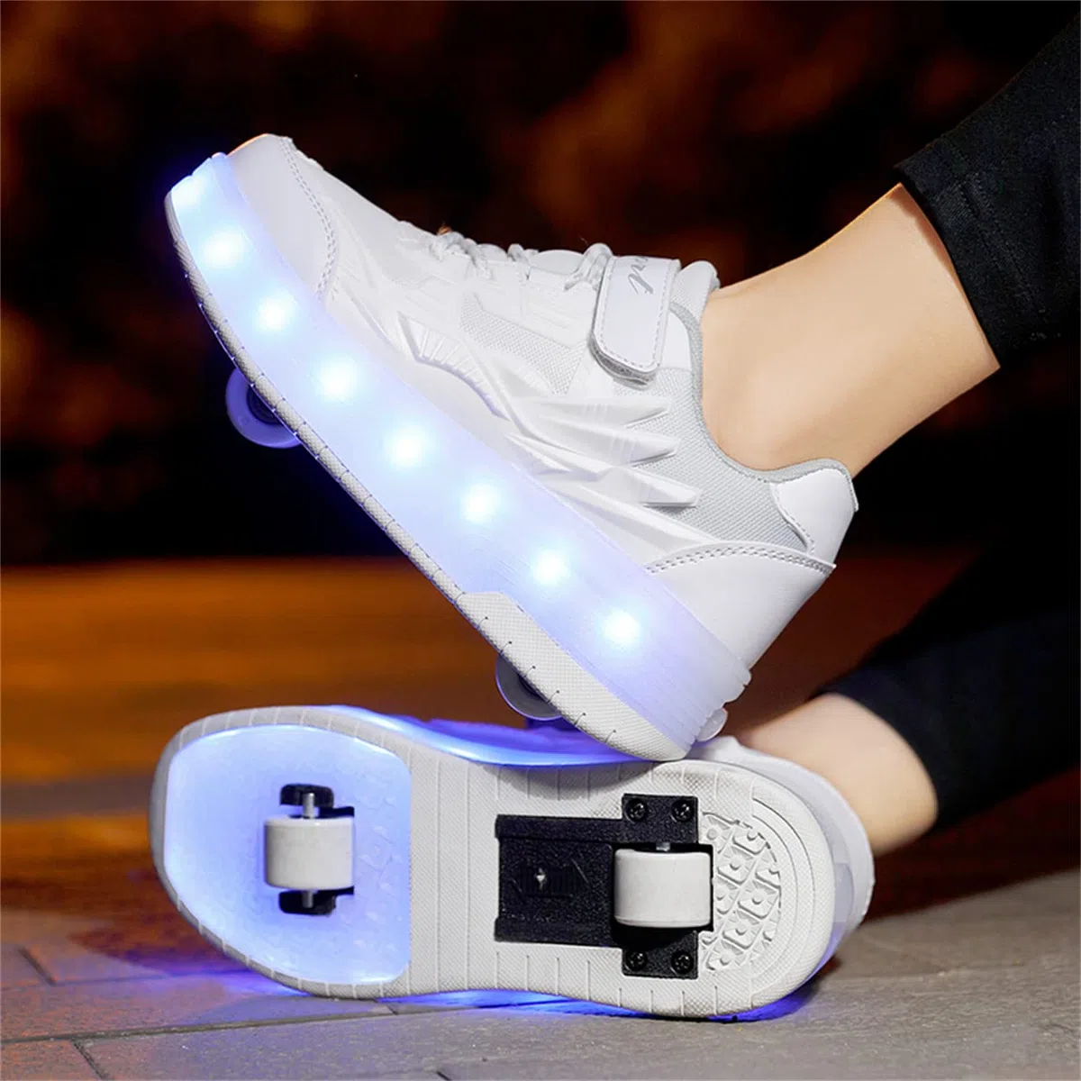 Scarpe con rotelle da Bambina Scarpe con luci Ragazza Scarpe da LED Ruota Skateboard Sneaker Sportive con Rotelle Multisports Skateboard Sneaker con Ruote per Bambini epifania natale compleanno regalo