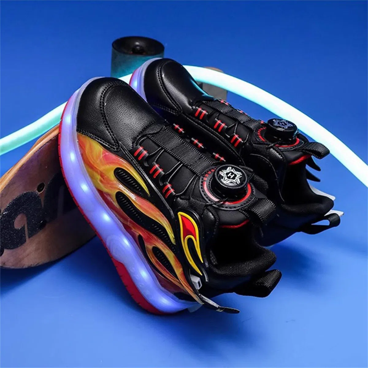 Mateju Scarpe con Rotelle Bambina Ragazzo Ragazza Sportive Scarpe da Skateboard, 2 Rotelle LED Luci Rimovibile Skateboard Ginnastica da Pattini Sneakers per Bambino Donna Uomo