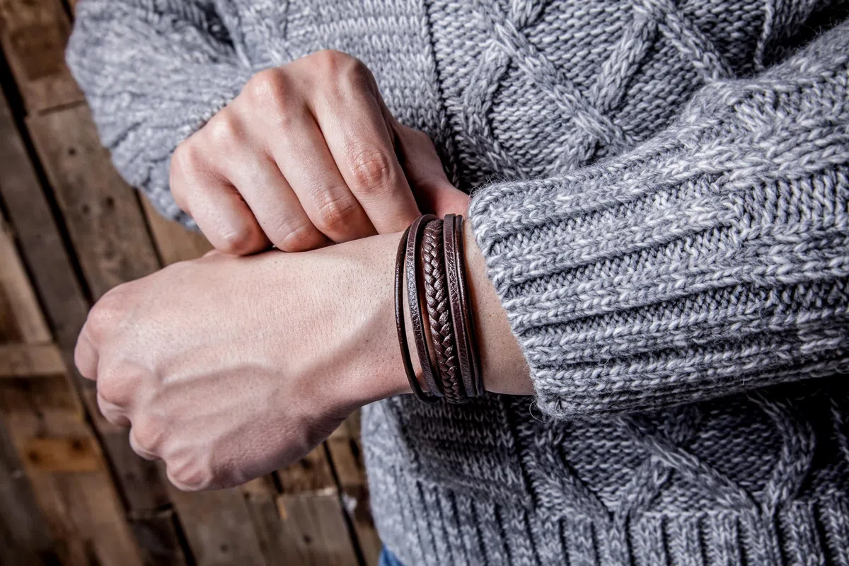 SERASAR Bracciale [Braid] Uomo Pelle in Nero/Marrone - Serratura Magnetica in Acciaio Inossidabile, Esclusivo Portagioie, Idea Regalo per Amici, Marito, Fidanzato | Lunghezza 17, 19, 21, 23, 25cm