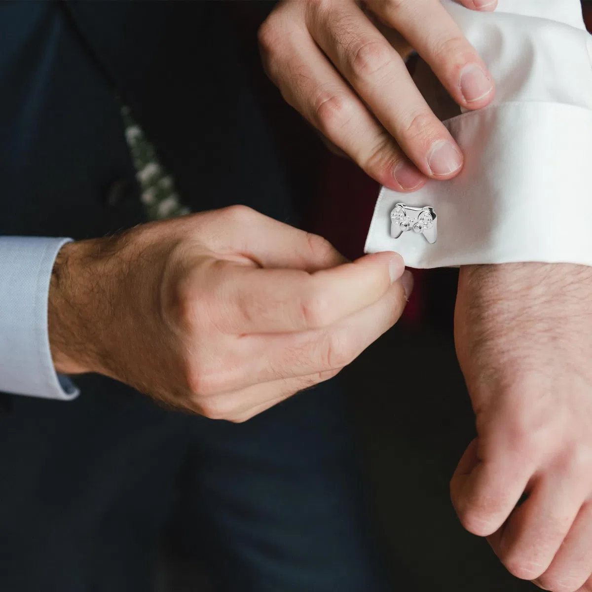Gemelli per Camicie a Forma di Controller per Videogiochi Gemelli Originali in Acciaio per Camicie | per Uomo e Bambino | Regali per Matrimoni, Comunioni, Battesimi e Altri Eventi