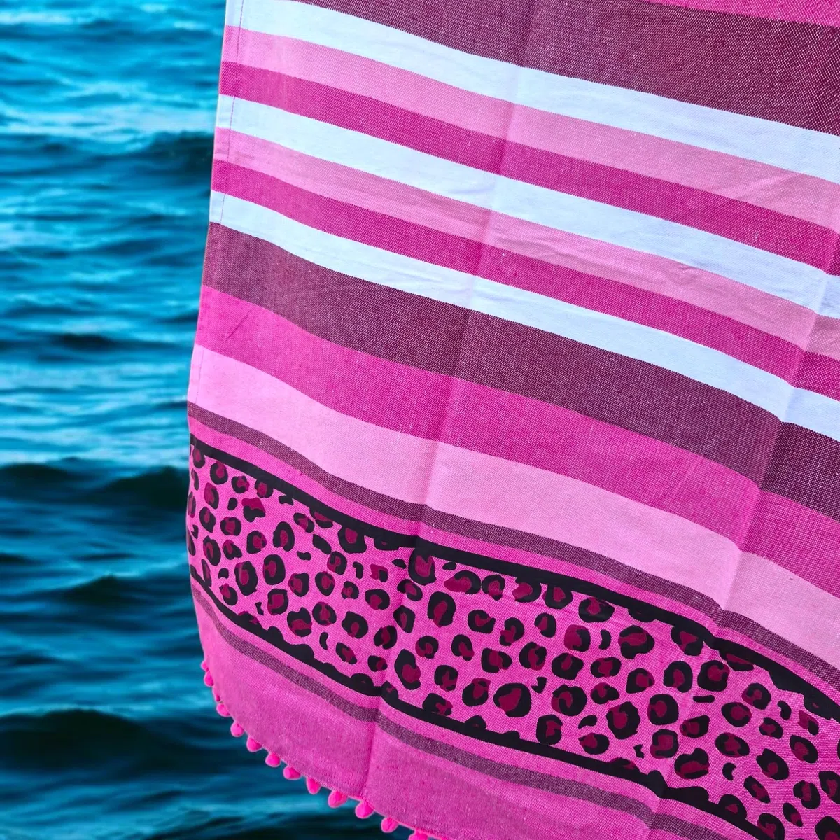 Borsa con telo mare personalizzabile con ricamo. Idea regalo per donna. Animalier