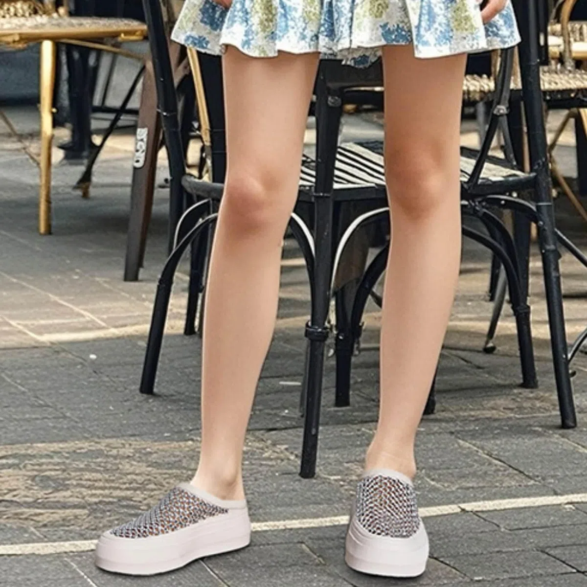 Surwin Zoccoli Donna Estive con Punta Chiusa, Design Strass Pantofole Estive Donna Comode Sandali Elegante Hollow-out Suola Spessa Pantofole Ciabatte Chiuse Davanti
