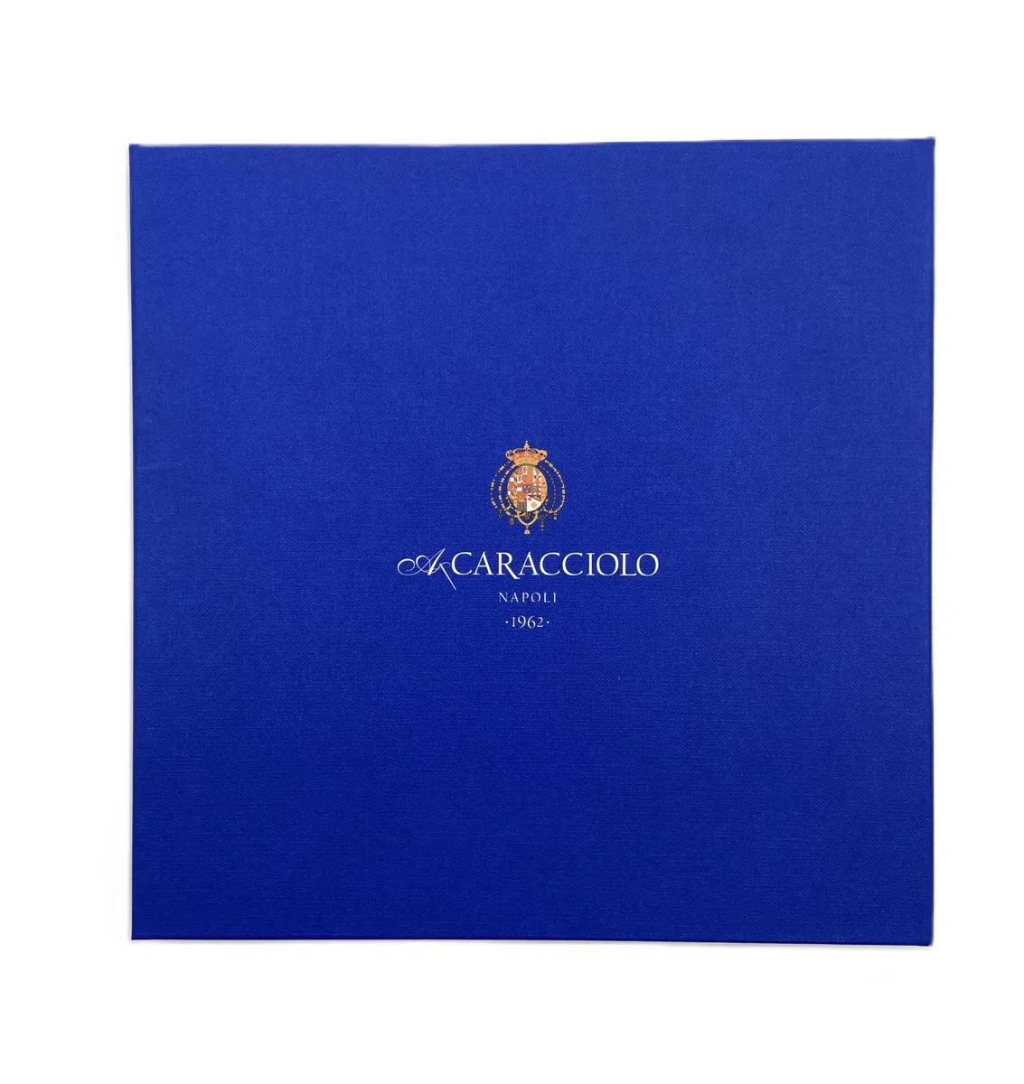 CARACCIOLO Foulard di Seta Lussuosa. Sciarpa in pura seta, adatta anche come stola o pareo. Disponibile in tanti colori. La confezione di pregio la rende ideale per un regalo.