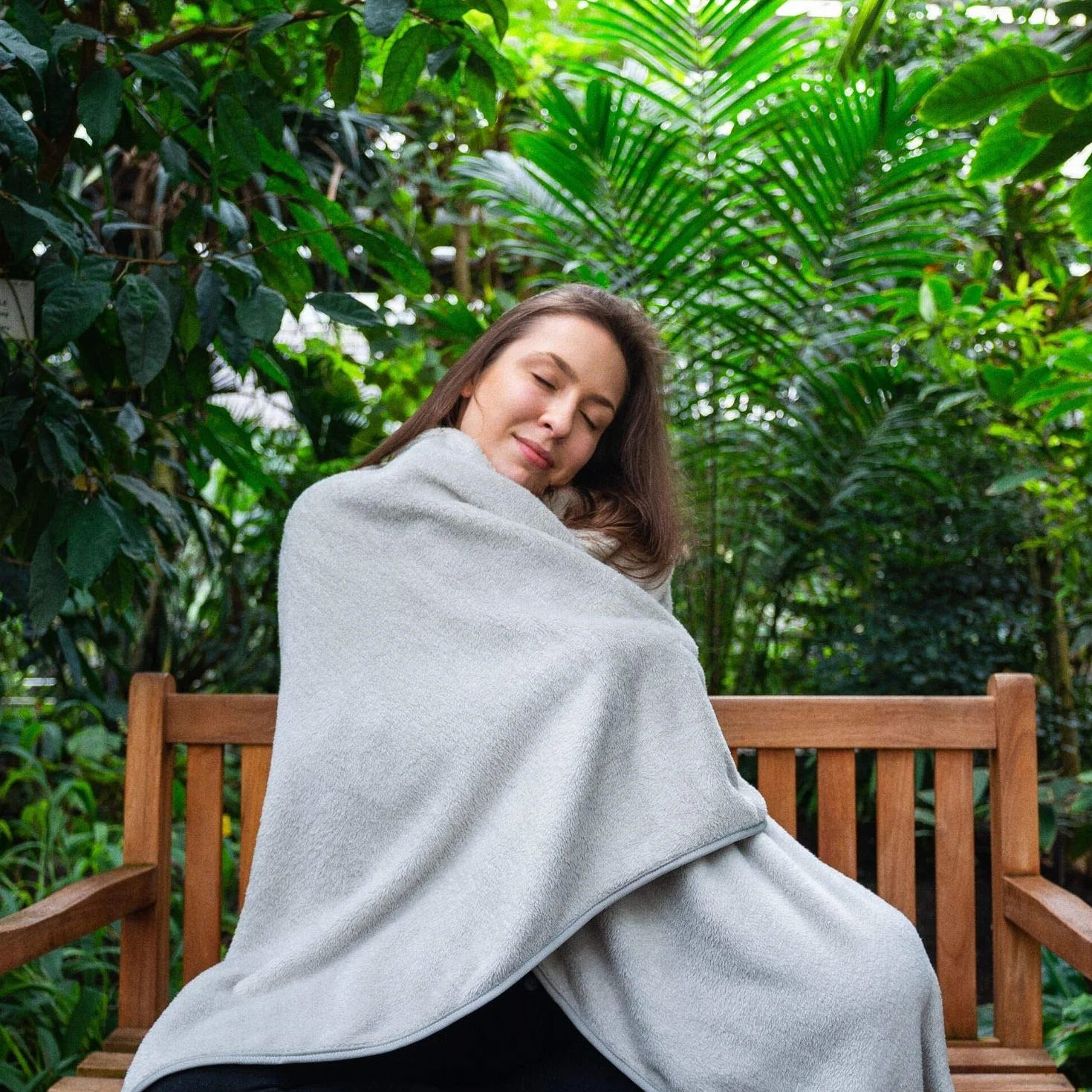 Coperta da viaggio in pile – calda e morbida – ben comprimibile con borsa – 150 x 130 cm – per viaggi in aereo, treno o auto, per esterni o campeggio, grigio., 150 x 130 cm - 25x15 cm,