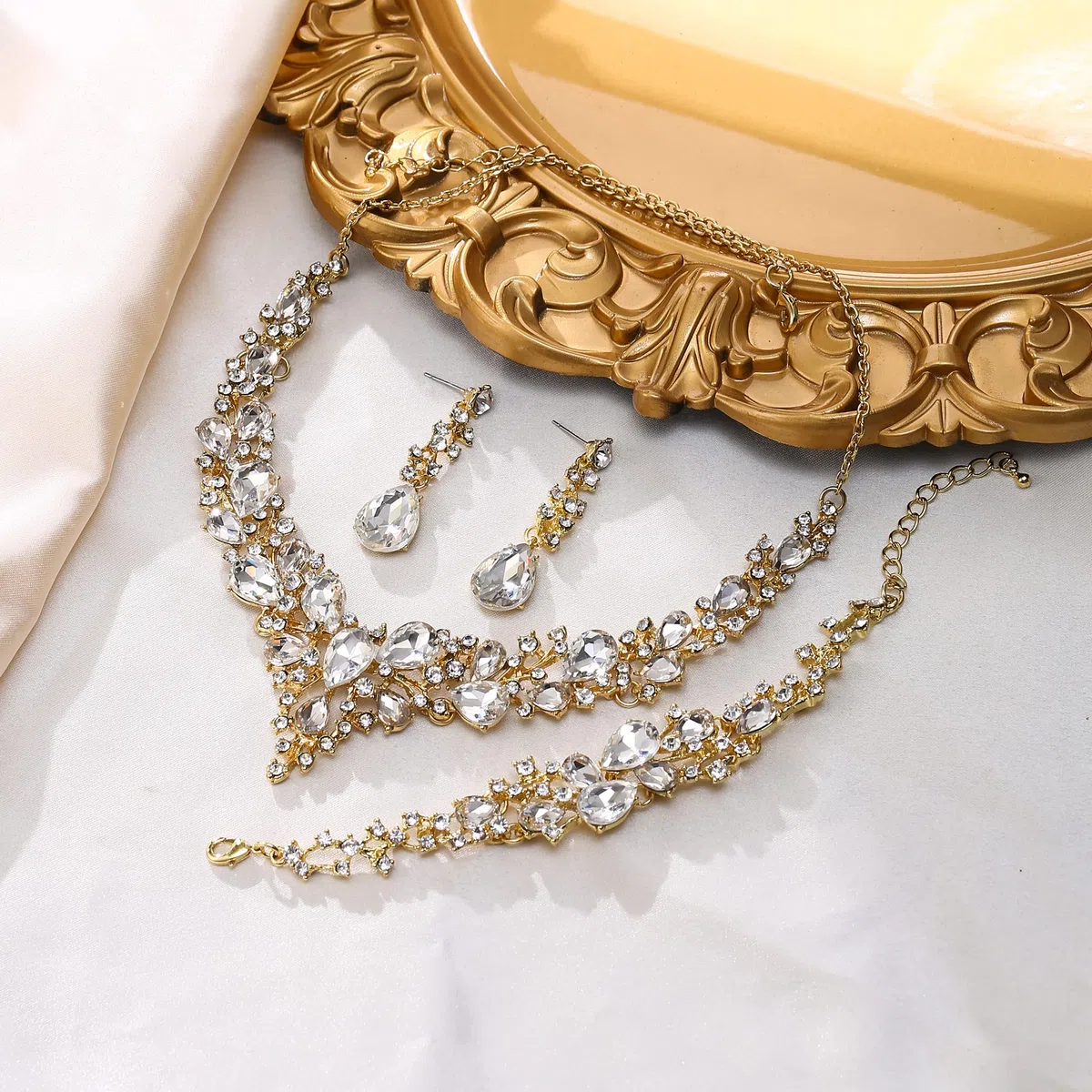 EVER FAITH Gioielli da sposa per le donne, Cristallo austriaco Goccia Cluster Collana Dangle Orecchini Link Set Bracciale