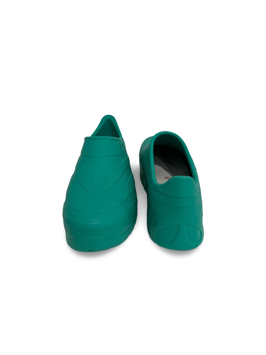 REPOSA Smart PRO - Scarpe Sanitarie Donna e Uomo in Gomma con Chiusura Tallone e Solette, Zoccoli Sanitari Donna e Uomo Sterilizzabili e Antishock, Scarpe da Lavoro Sanitario Comode e Anatomiche