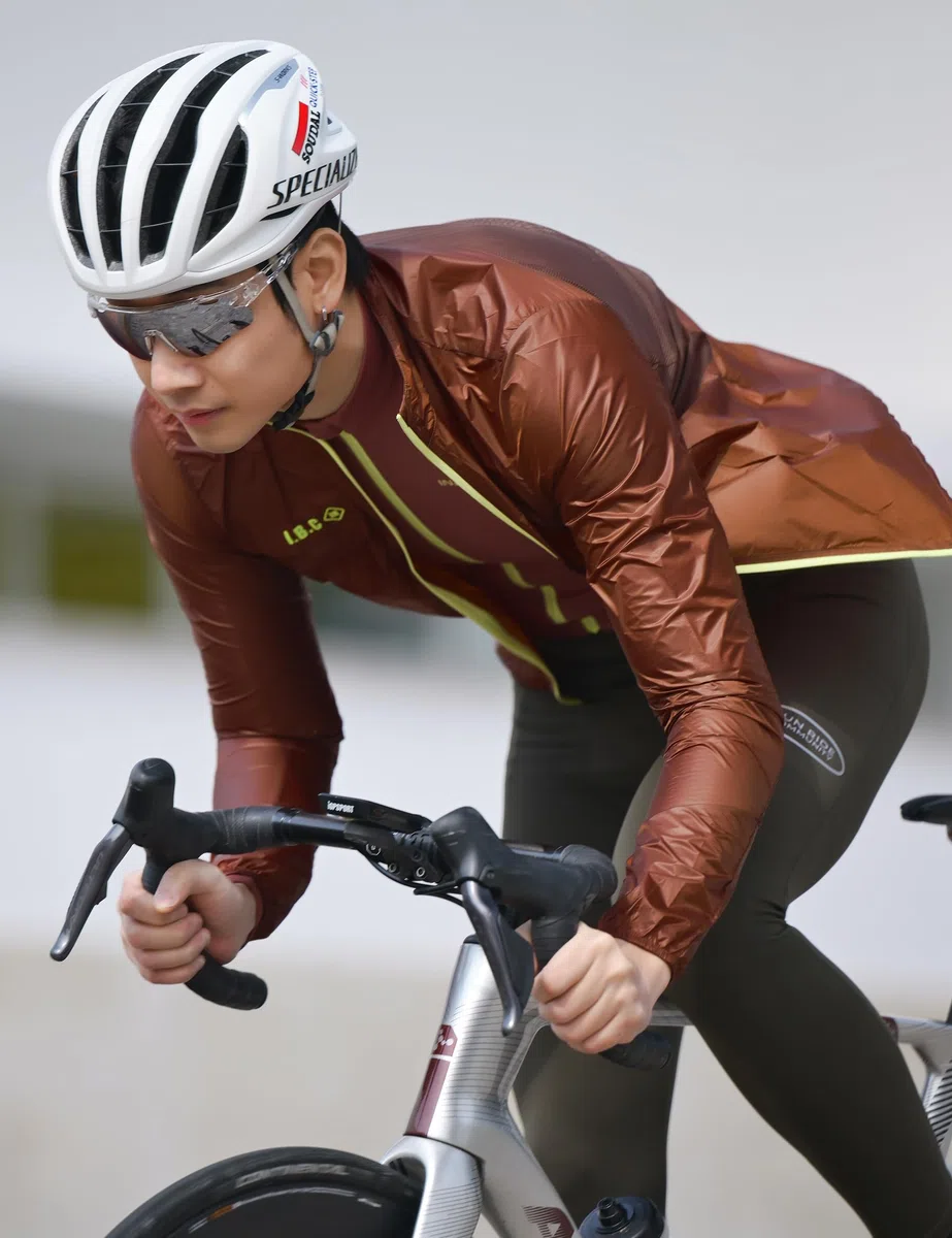 INBIKE Giacca Ciclismo Antivento Uomo Giacca Running Leggero Idrorepellente Giacca Corsa Uomo Traspirante Ripiegabile con Tasche Posteriore Riflettenti per Outdoor