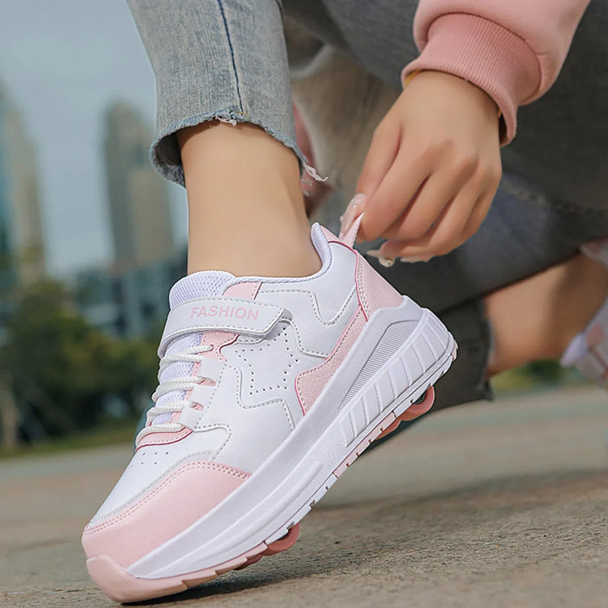 ENEN Scarpe con Rotelle Bambina, All'aperto Strada Sportive Scarpe da Skateboard, 4 Ruote Ruote Skateboard Sneakers Outdoor Gioco Multisport Scarpe da Ginnastica da Pattini per Ragazzi