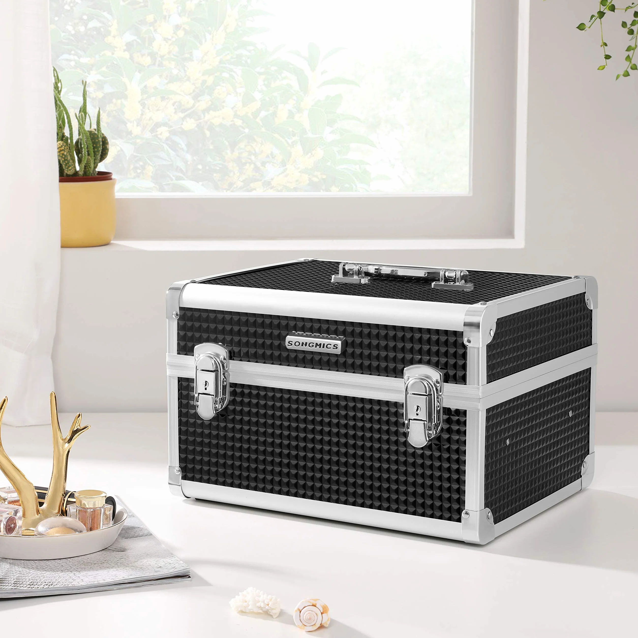 SONGMICS Valigetta per Cosmetici, Beauty Case Professionale, Cofanetto da Viaggio Porta Trucchi per Parrucchieri e Truccatori, con Vassoio Rimovibile e Serrature, Nero JBC328B01