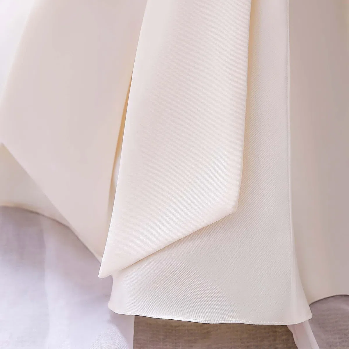 Generico Vestito Damigella Bambina, con Grande Fiocco Decorativo, Modello cerimoniale Elegante, Gonna principessina Adatta a Matrimoni ed Eventi Formali per fanciulle