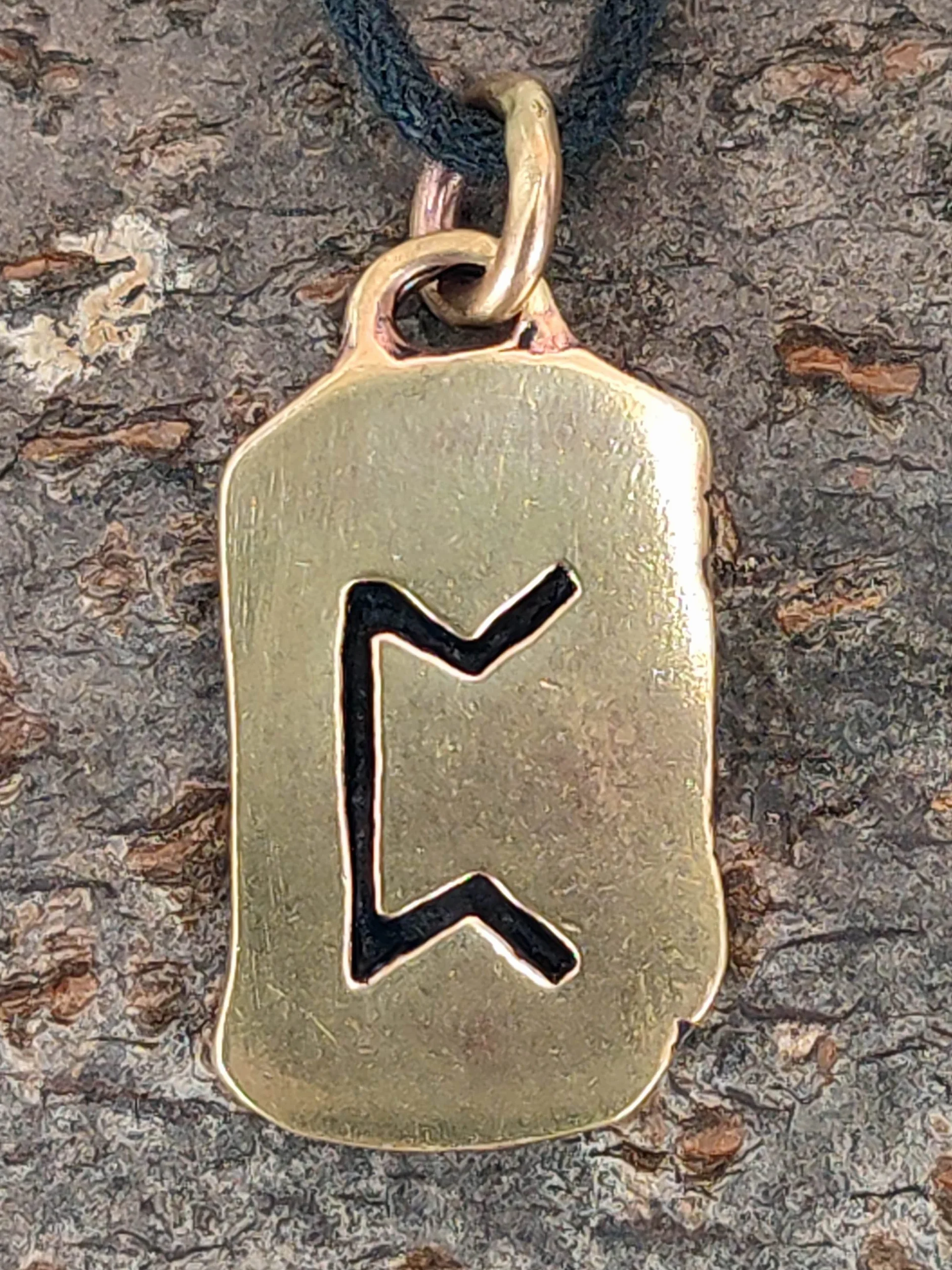 Kiss of Leather Ciondolo rune Perthro in bronzo n. 100, Bronzo