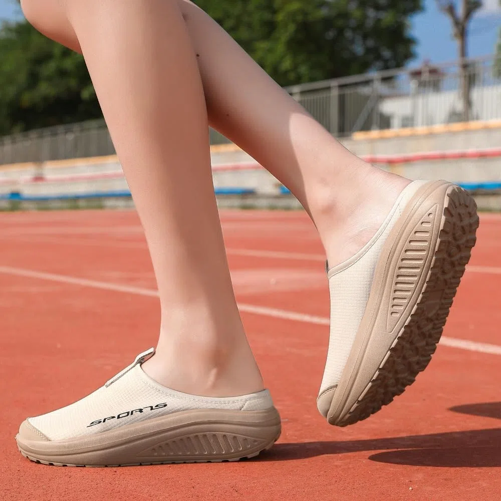 Pantofole comode e traspiranti a punta chiusa con suola a dondolo, stile casual, a maglia, senza schienale, con zeppa e apertura sul retro