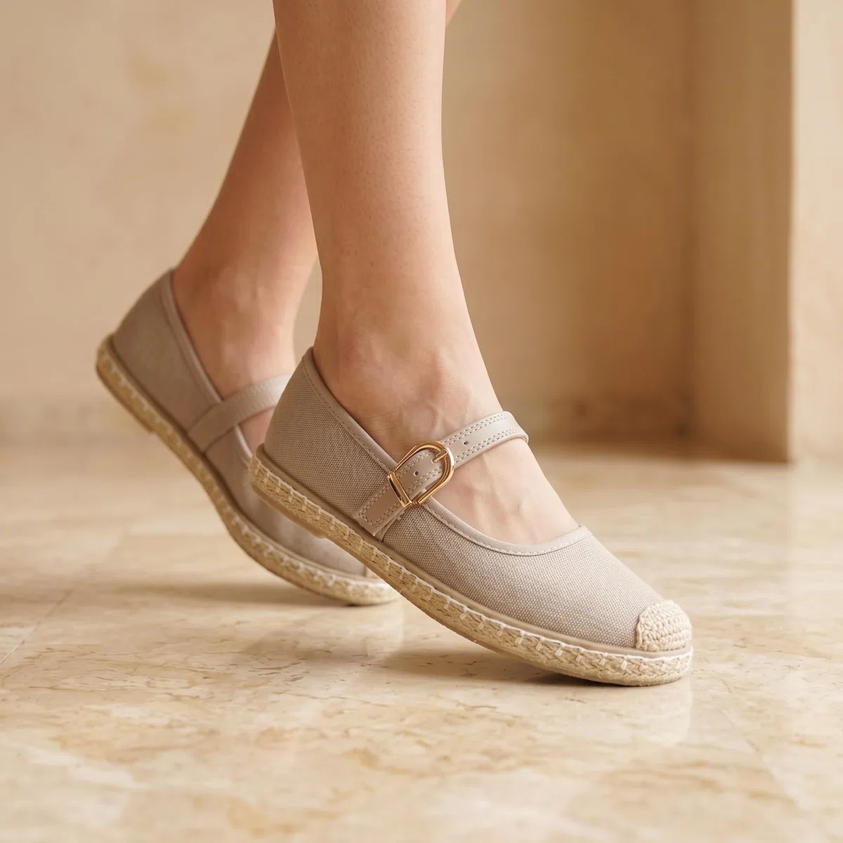 GLAMORA Espadrillas Classic con Fibbia, Stile Espadrille, Suola Sparto, Disponibile in Nero, Beige, Rosa e Grigio