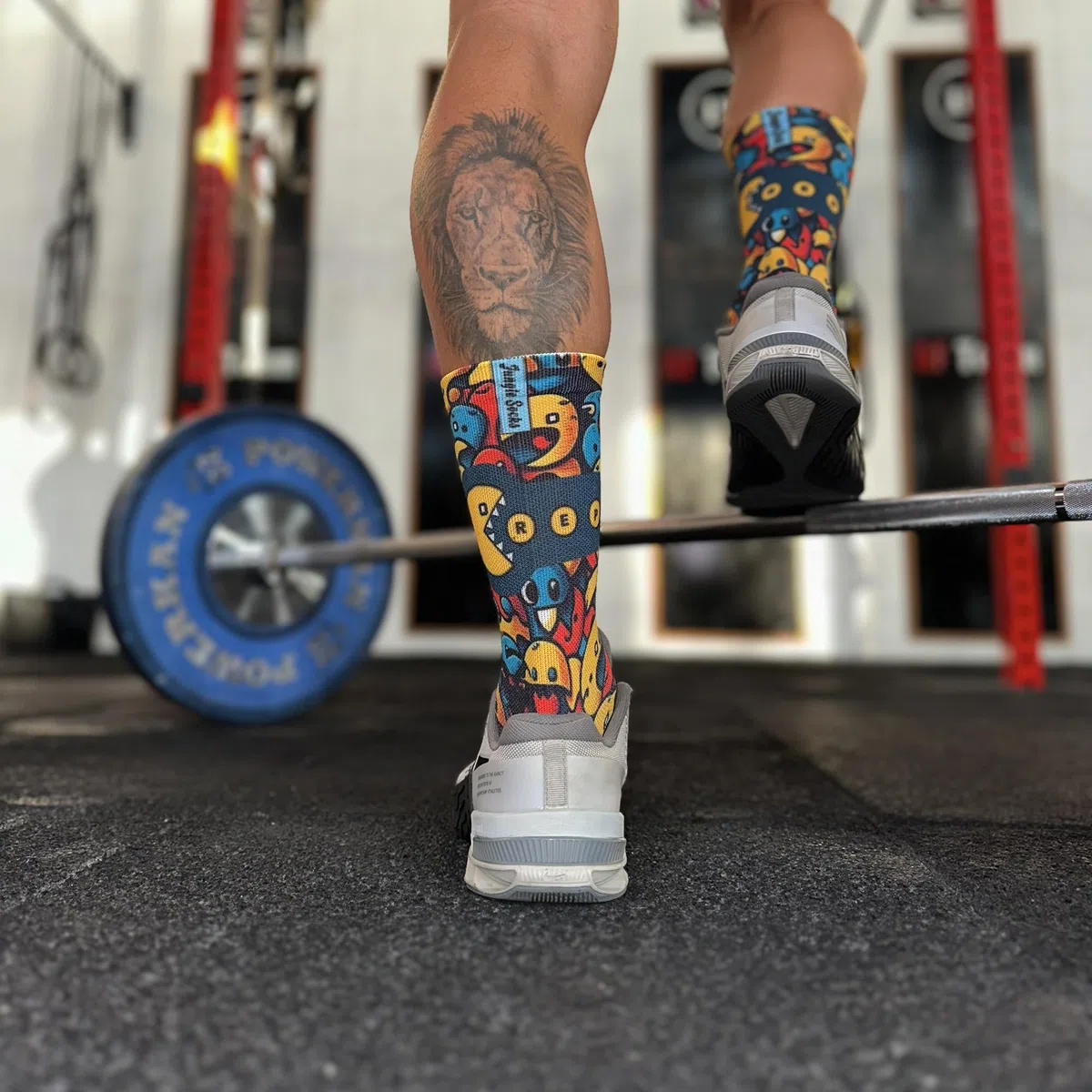 Jungle Socks Confezione da 3 divertenti calze sportive per Crossfit, Palestra, Ciclismo, Corsa, Padel, Sollevamento Pesi, Trekking. Comodo, resistente e senza cuciture. Progettato in Europa.