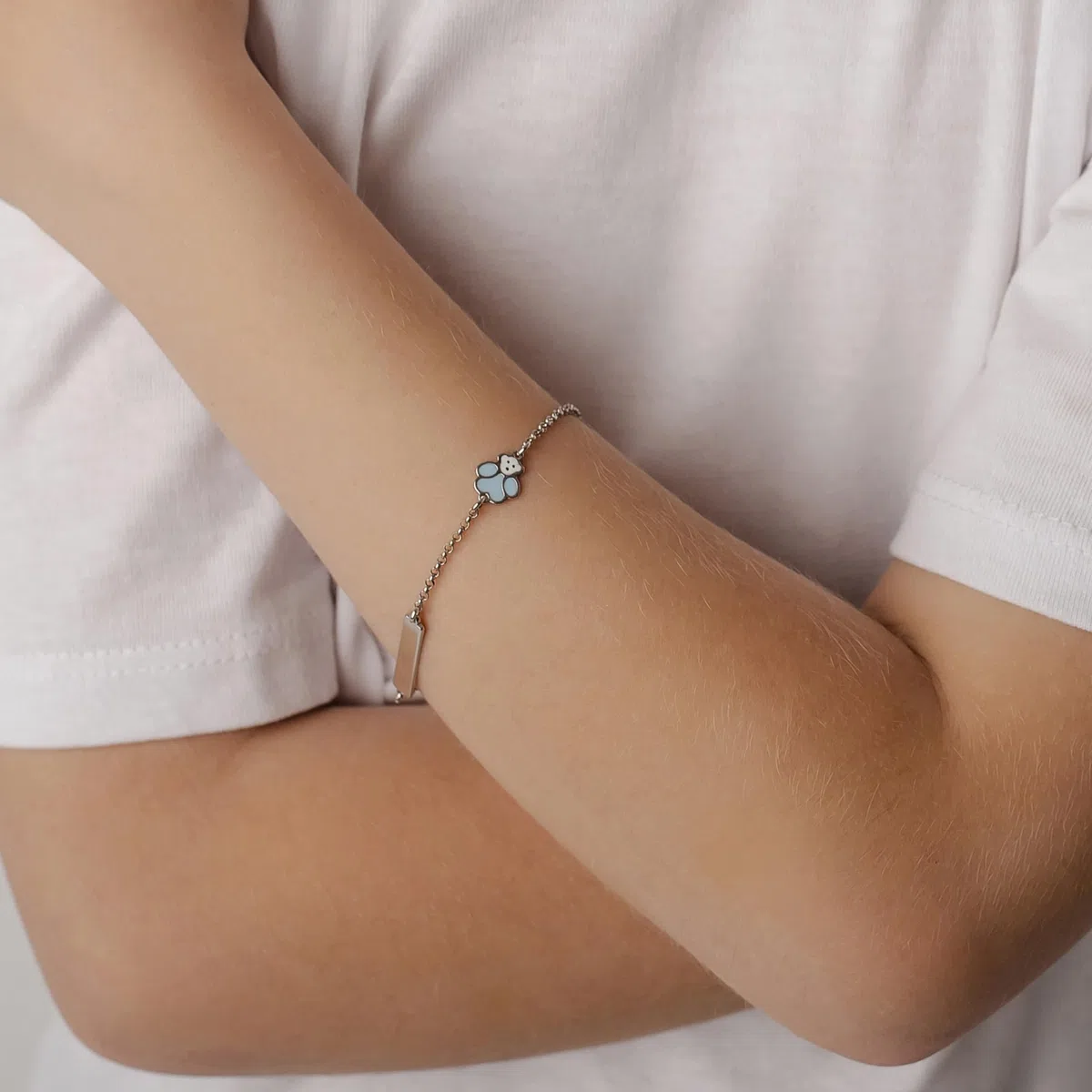 Sakrami Bracciale Bambini Argento 925 Piastrina Incidibile con Nome Orsetto Smaltato Kids Collection + Confezione Regalo Personalizzata - Braccialetto per Nascita Comunione o Battesimo